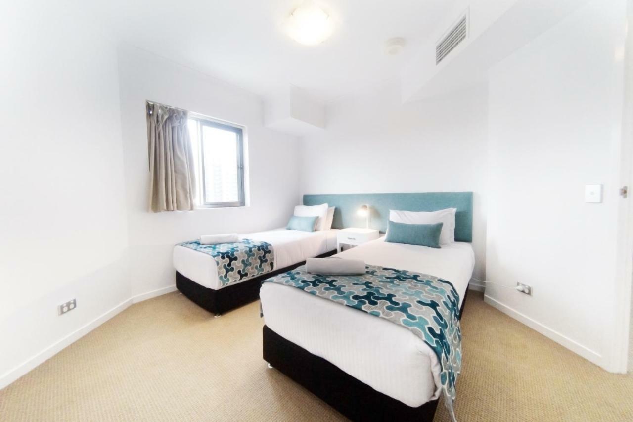 Ocean Views Resort Caloundra Buitenkant foto