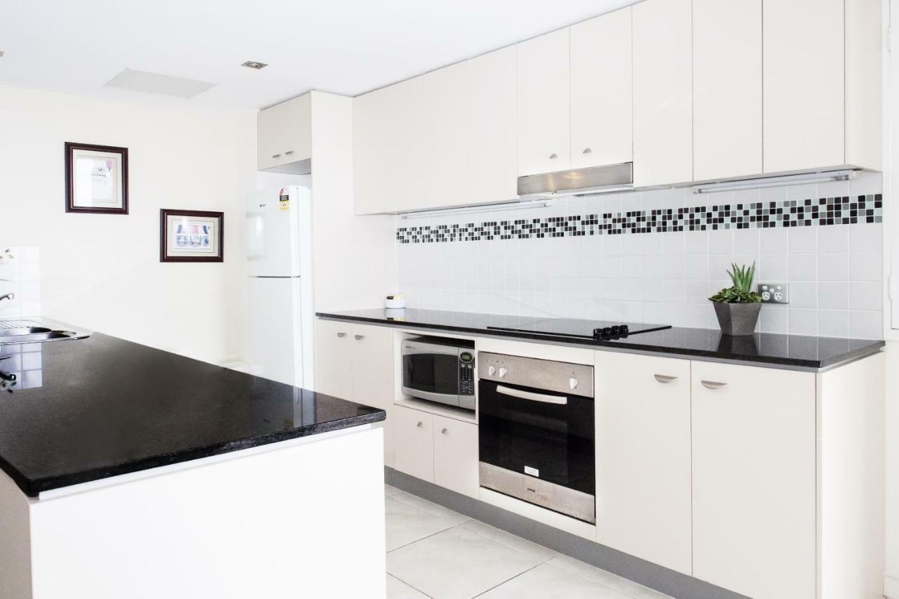Ocean Views Resort Caloundra Buitenkant foto